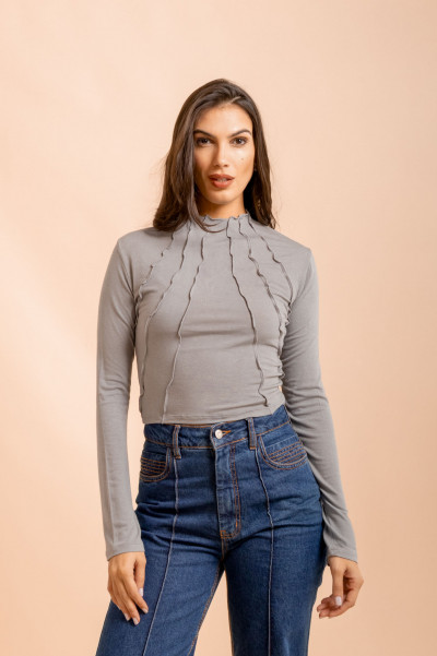 Blusa Recortes Malha Chumbo