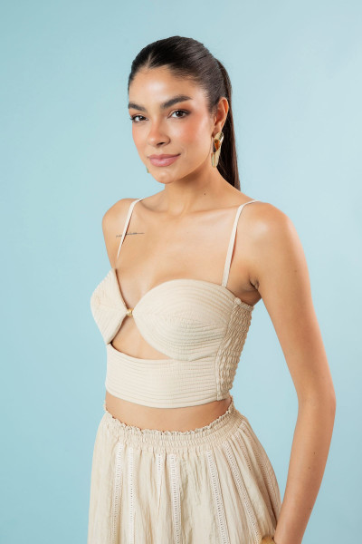 Cropped Melissa Bege